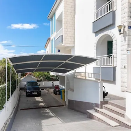 Supe Apartman Supetar